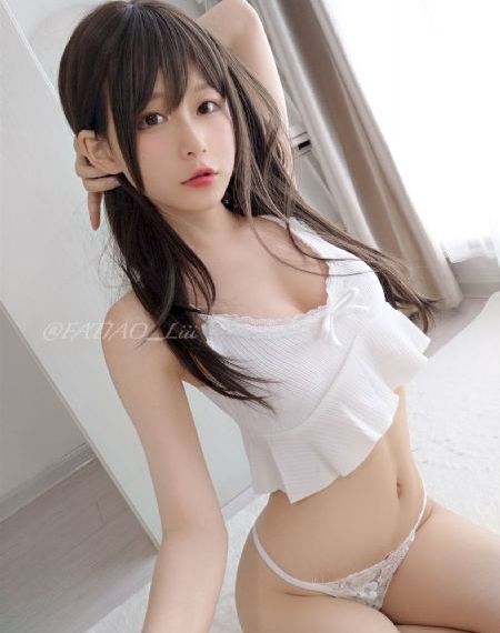 欧美明星运动服街拍_超清免费观看